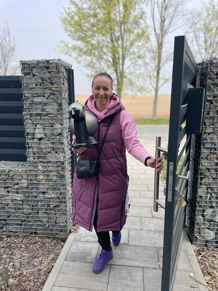 Příspěvek: Ahoj, nesu ti kávovar! ☕️

Tak přesně takovou milou „donáškou“ mi 15.4. udělala …